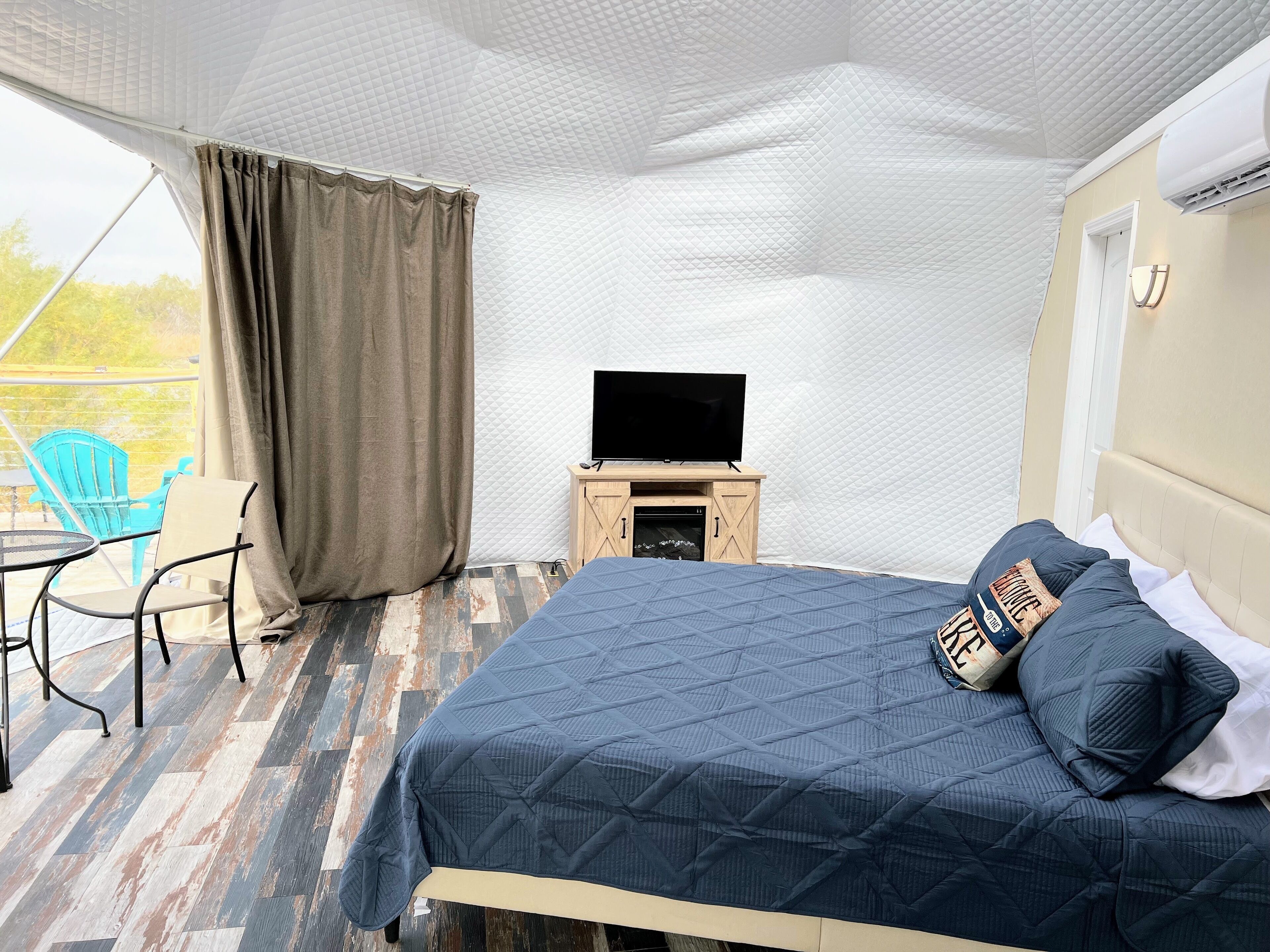 WiFi (free), individually decorated, individually furnished