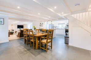 Dining - The Old Bakehouse - Within the Helland Barton Farm Collection (Delabole)