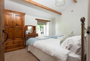 3 bedrooms, individually decorated, individually furnished, free WiFi - Bobbin Beck Cottage (Ulverston)