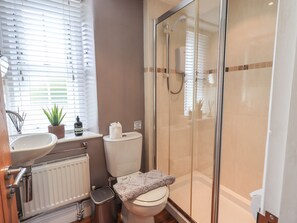 Bathroom - Newby Bridge House (Ulverston)