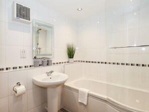 Shower - Spring Cottage (Ambleside)