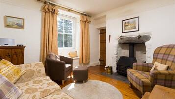 3 bedrooms, individually decorated, individually furnished, free WiFi