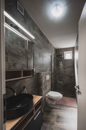 Douche, séchoir à cheveux