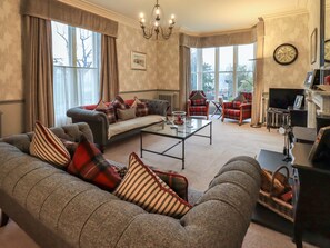 Cottage | Living area | Video-game console, DVD player - Stepping Stones House (Ambleside)