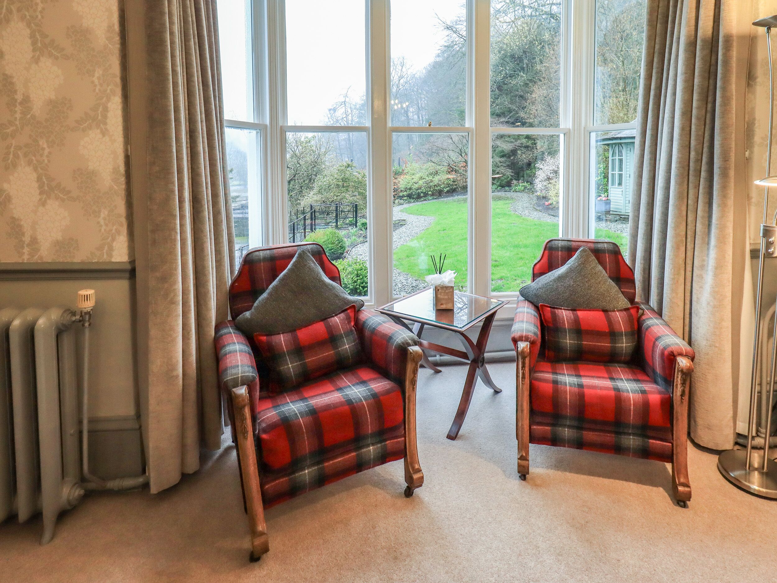 코티지 | 거실 공간 | 비디오 게임기, DVD 플레이어