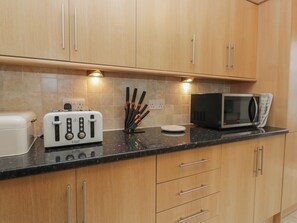 Cottage | Interior - Redwood (Ambleside)
