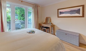 1 Schlafzimmer, individuell dekoriert, individuell eingerichtet