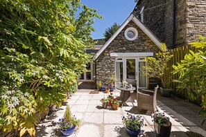 Property grounds - Wheatlands Cottage (Windermere)