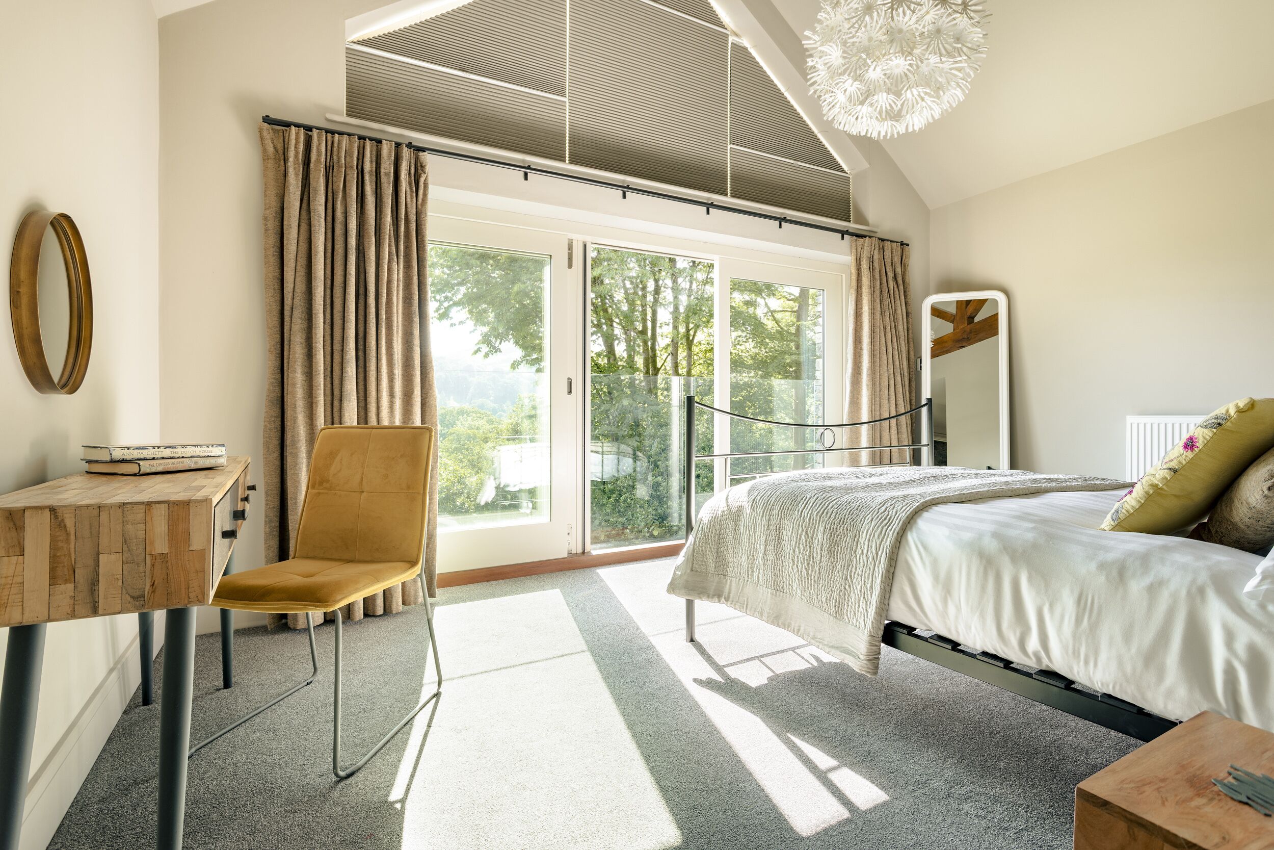 3 habitaciones, decoración personalizada y muebles diferentes 