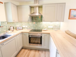 Fridge, cookware/dishes/utensils - Ashness (Ambleside)