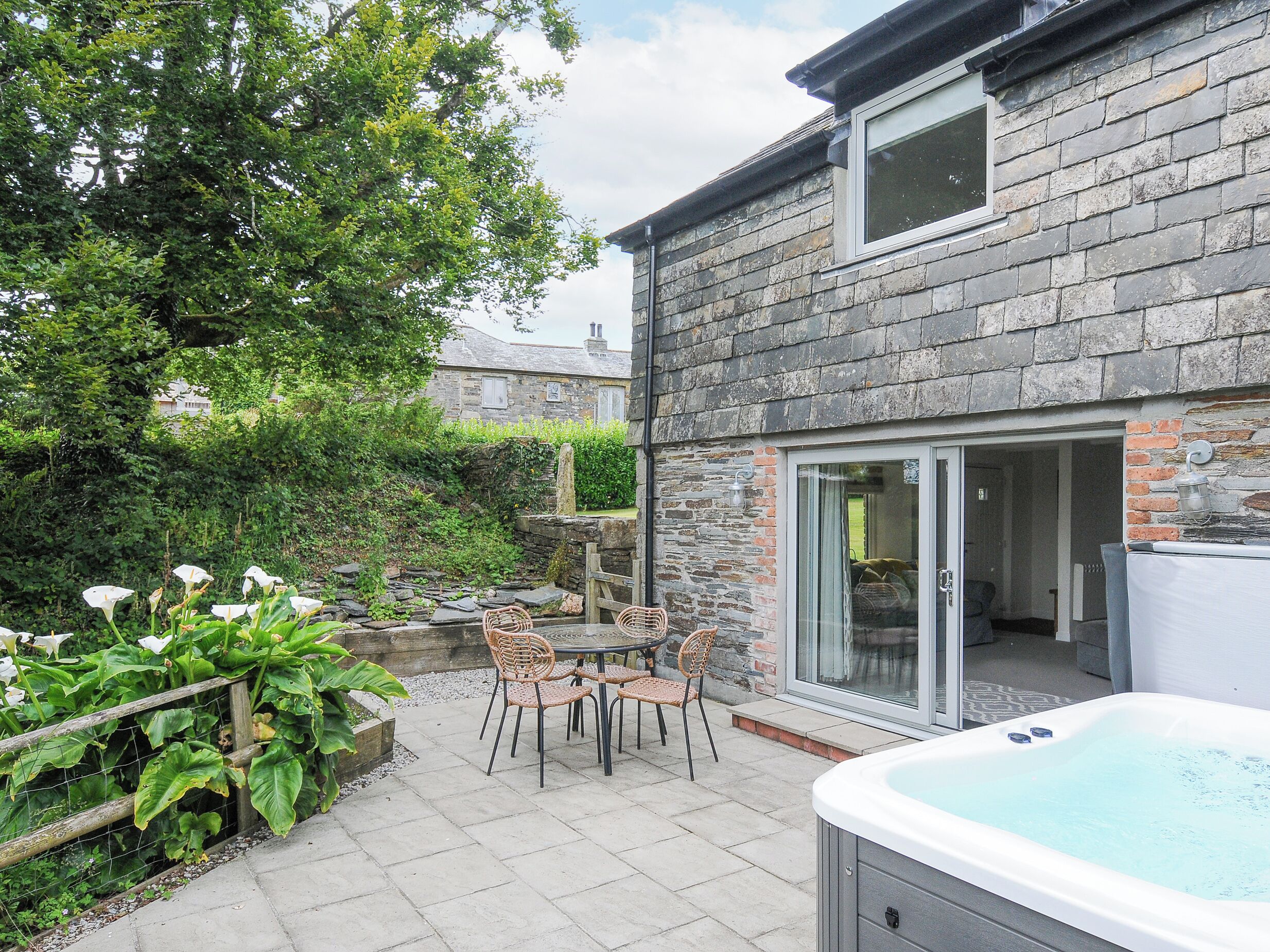 Cottage | Outdoor dining