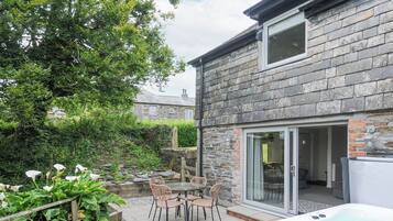 Cottage | Outdoor dining