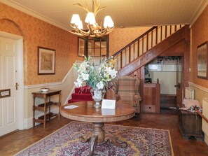 Cottage | Interior