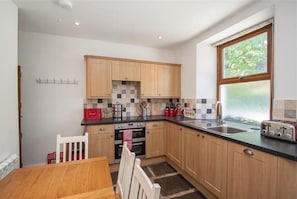Dishwasher, cookware/dishes/utensils