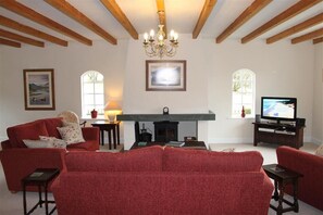 Interior - Bandol (Keswick)