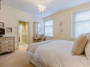 4 bedrooms, individually decorated, individually furnished, free WiFi - Oak House (Keswick)