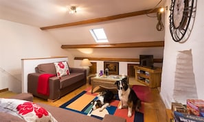 2 bedrooms, individually decorated, individually furnished, free WiFi