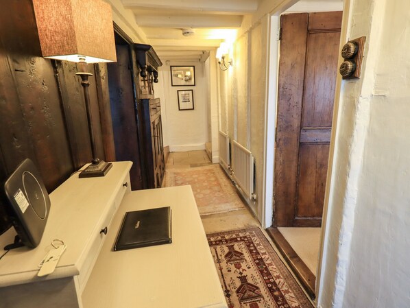 Cottage | Interior