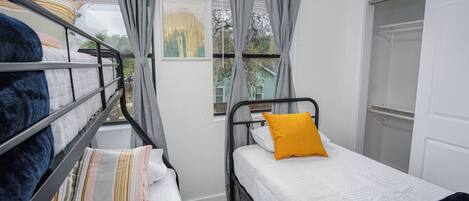 Apartamento (3 Bedrooms) | 3 dormitorios y espacio para trabajar con un portátil