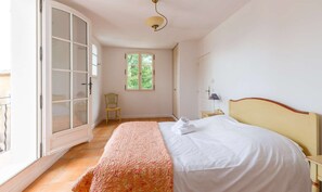 4 bedrooms