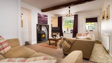 3 bedrooms, individually decorated, individually furnished, free WiFi