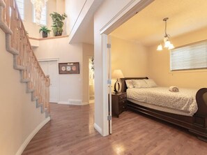 4 間睡房、熨斗/熨衫板、免費 Wi-Fi、床單