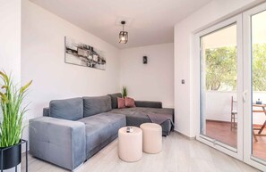 TV - Holiday apartment on the ground floor (Dobrinj)