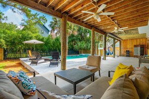 Terrace/patio - Private Pool, Great Porches, Easy Walk to Beach, Pets friendly -Sunset Point (Folly Beach)
