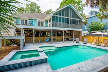 Pool & Spa