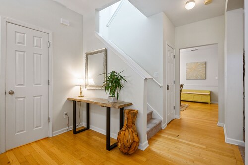 Quiet 3BR Near Parks & Lakes - 5% & 10% Deals