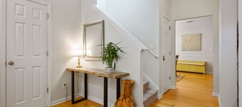 Quiet 3BR Near Parks & Lakes - 5% & 10% Deals