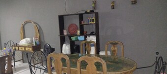 Casa Ixchel 450 m to Downtown, WiFi, Hot water, AC