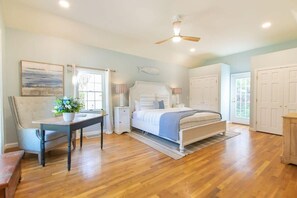 3 habitaciones, escritorio, tabla de planchar con plancha y wifi 