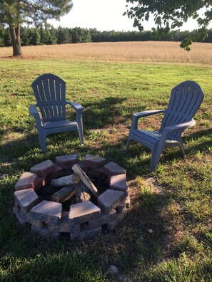 Property grounds - Welcome to The Rustic Retreat where you can rest and relax. (Kenbridge)