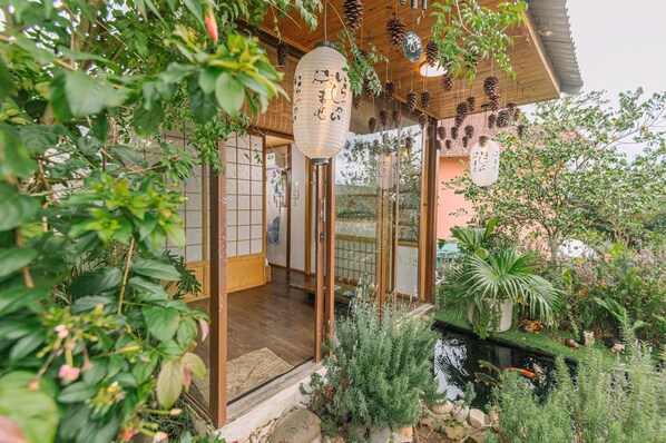 Deluxe Double Room, Non Smoking, Lake View