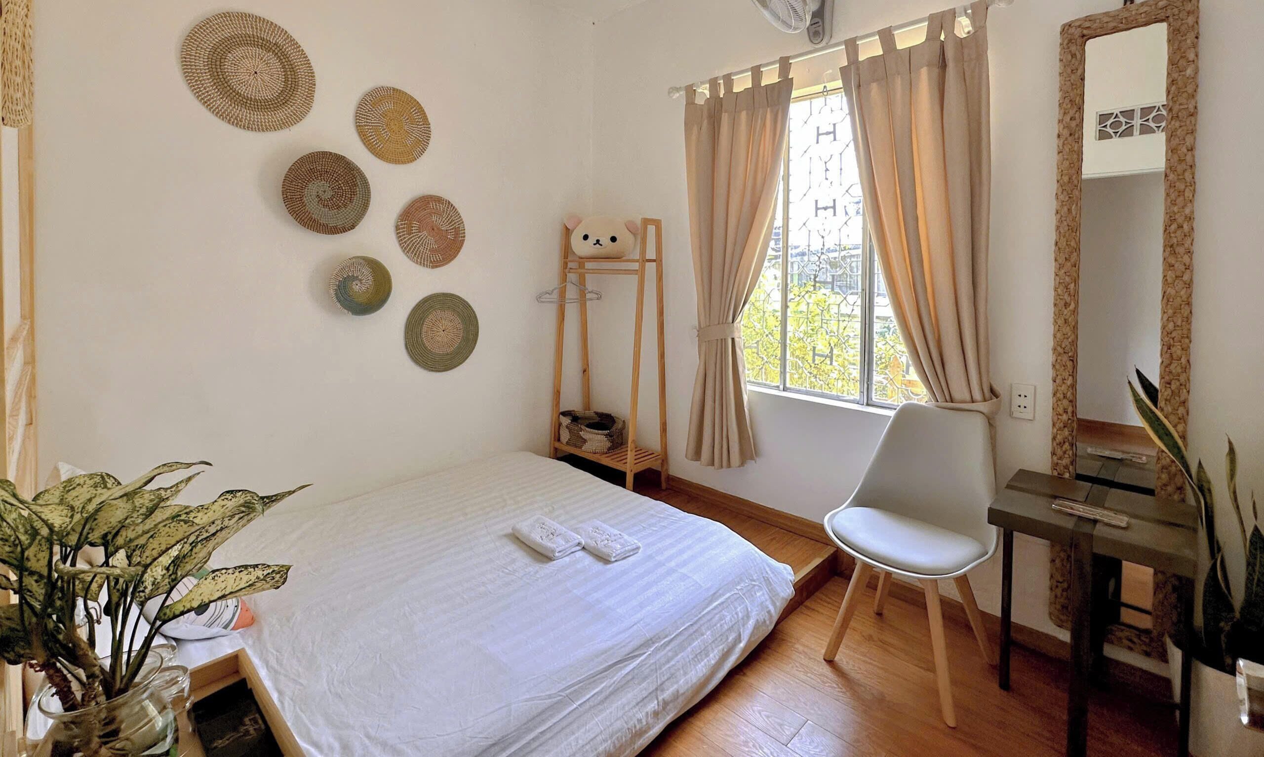 Chambre économique double | Minibar, ameublement unique, bureau, rideaux d’obscurcissement