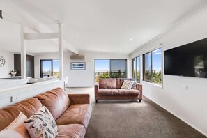 TV, DVD player, offices