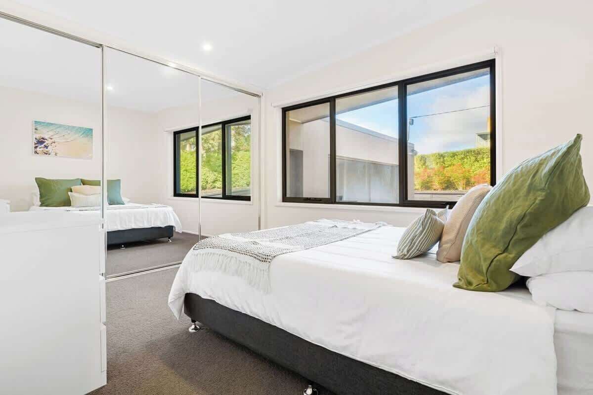 4 bedrooms, desk, iron/ironing board, WiFi