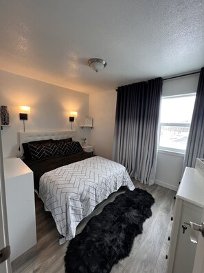 4 bedrooms, WiFi, bed sheets