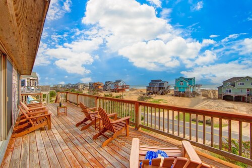 Semi-Oceanfront, Beach Access, Hot Tub & Pool Table