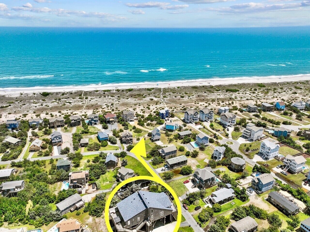 On Special, Oceanside, Less Than 500ft to Beach, Hot Tub, Yard, & Decks
