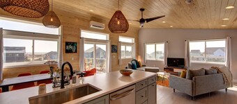 Luxurious Semi Oceanfront Home, Private Pool, Hot Tub, Elevator, Hammock Swing & Fire Pit