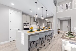 Fridge, microwave, oven, stovetop - Hot Pool, Mountain Views, Nothin Gets Better Than This! (Surprise)