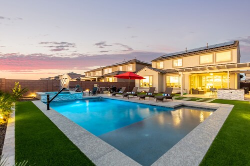 Hot Pool, Mountain Views, Nothin Gets Better Than This!