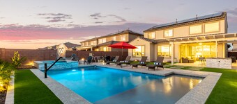 Hot Pool, Mountain Views, Nothin Gets Better Than This!