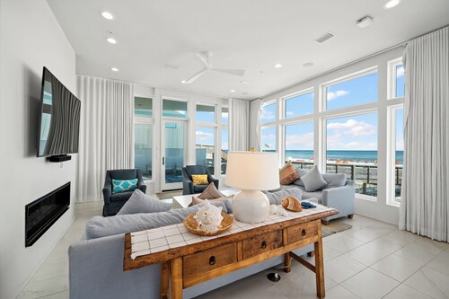 Amazing Grace - Beachfront, Private Saltwater Pool*Pool Heating Available*