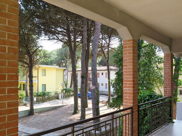 Property grounds - Beautiful apartment for 7 people with WIFI, A/C, TV and balcony (Rosolina)
