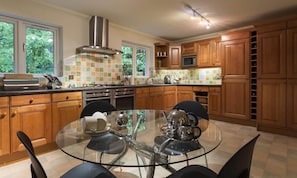 Dishwasher, cookware/dishes/utensils