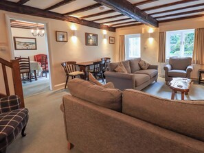 Cottage | Living area
