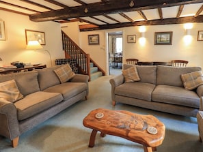 Cottage | Living area